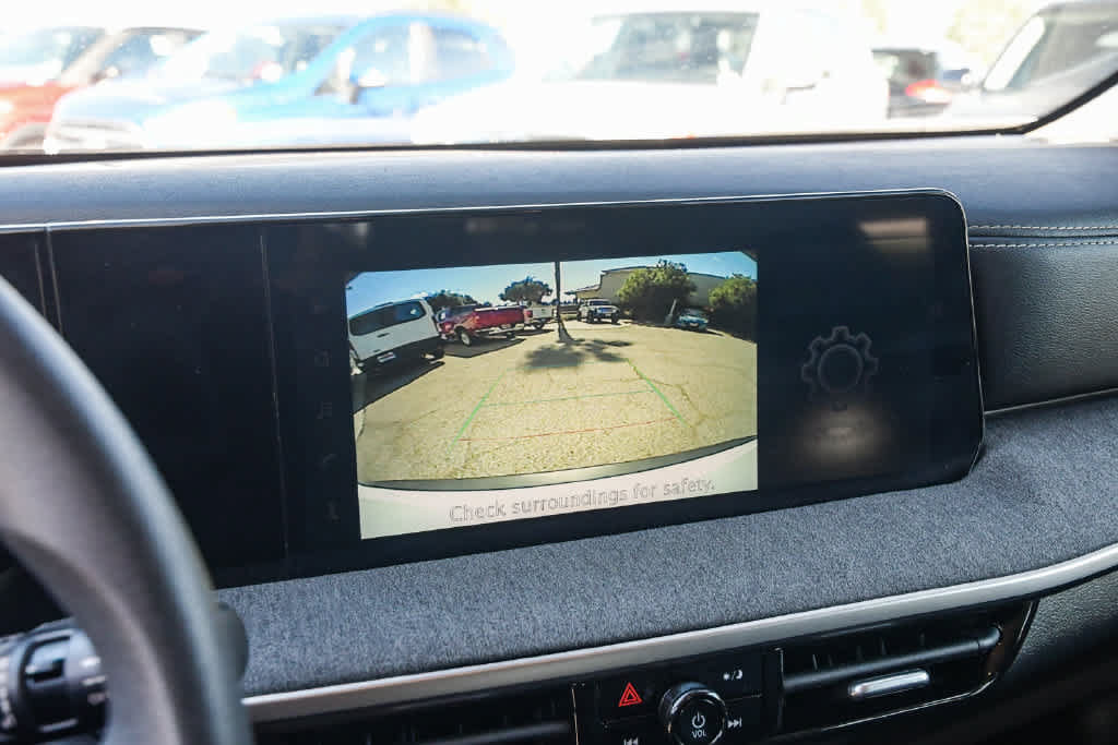 Used 2025 Nissan Kicks SV FWD image 19