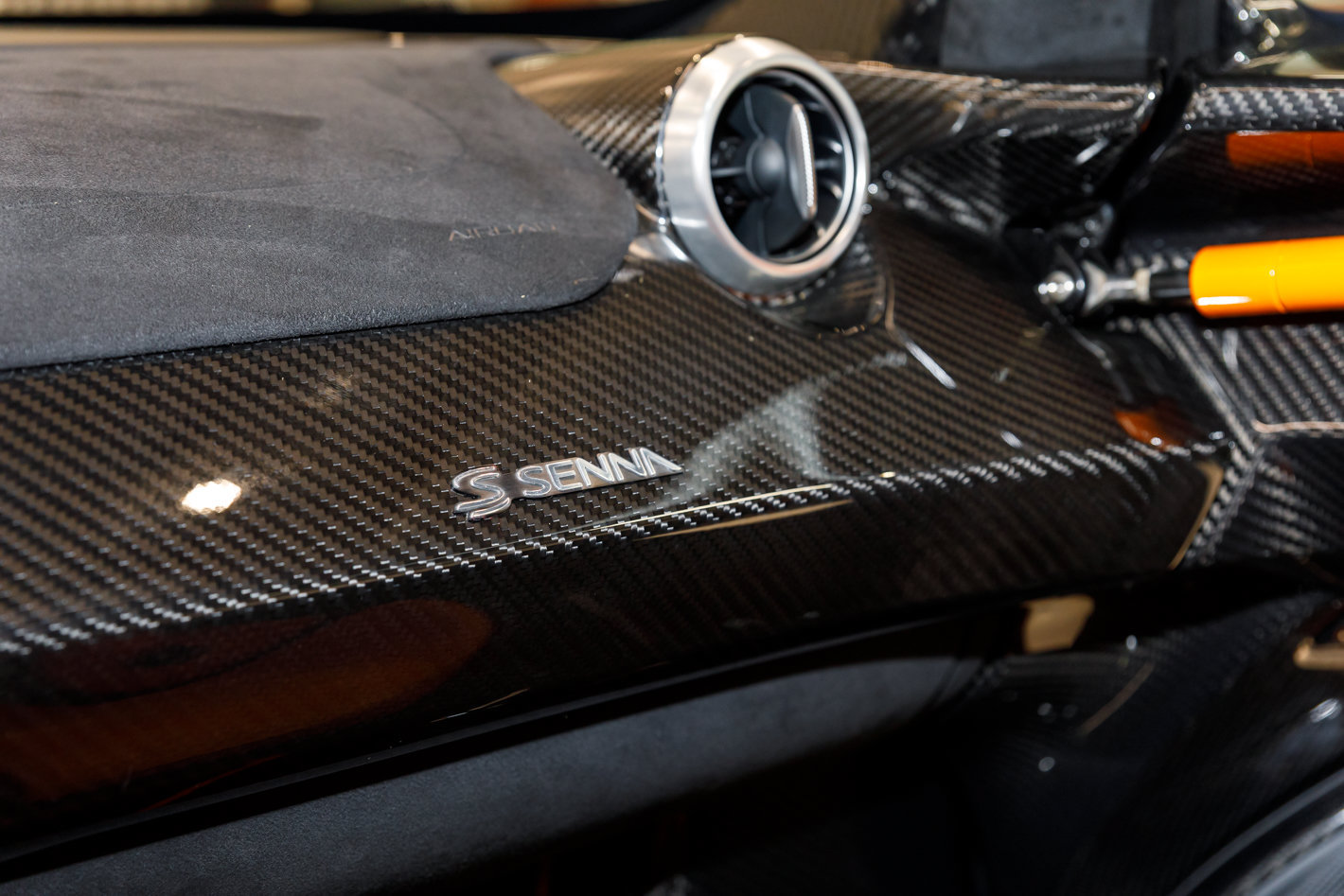 Used 2019 McLaren Senna RWD image 57