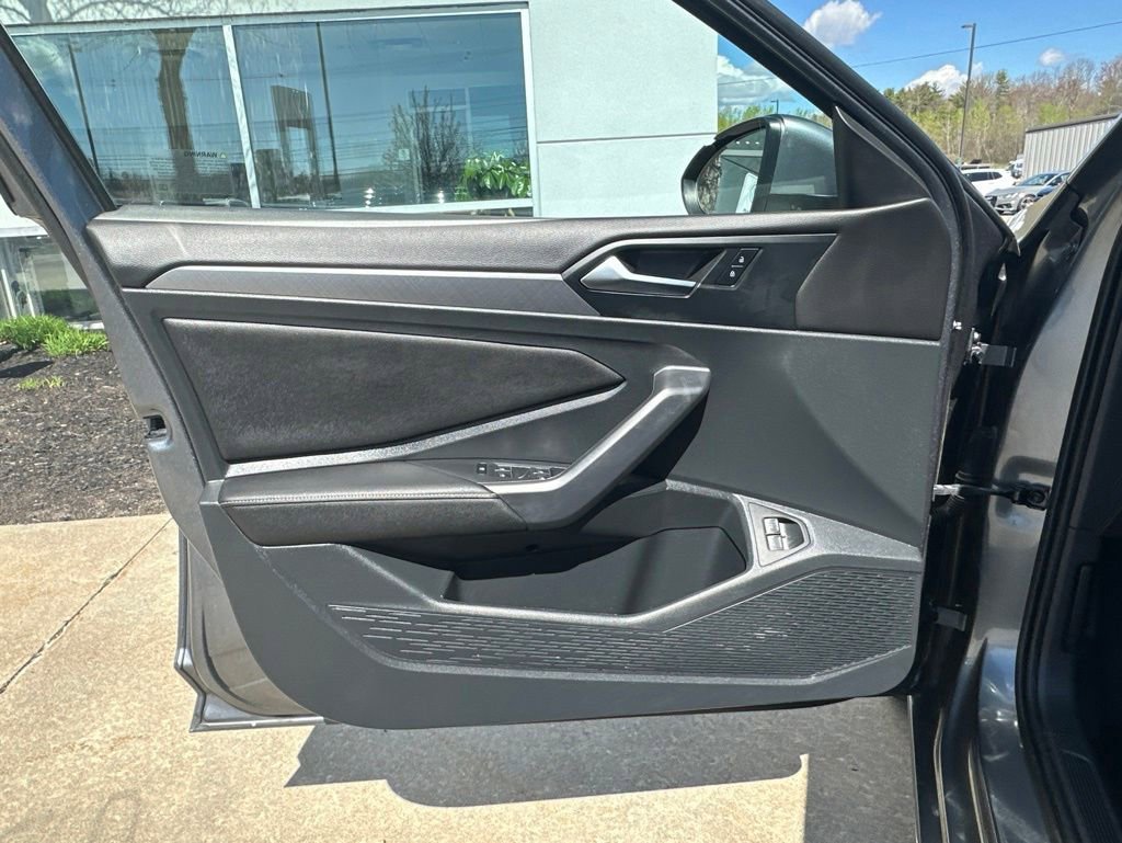 Used 2023 Volkswagen Jetta SE FWD image 13