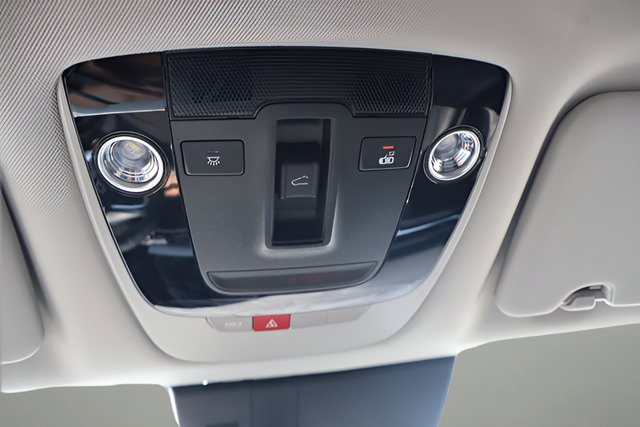 Used 2025 Kia Sportage EX w/ Premium Package FWD image 37