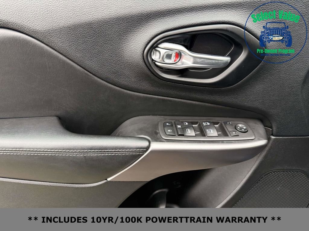 Used 2021 Jeep Cherokee Latitude Lux w/ Comfort/Convenience Group image 14