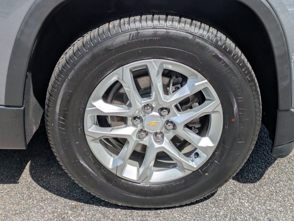 Used 2021 Chevrolet Traverse LT image 30