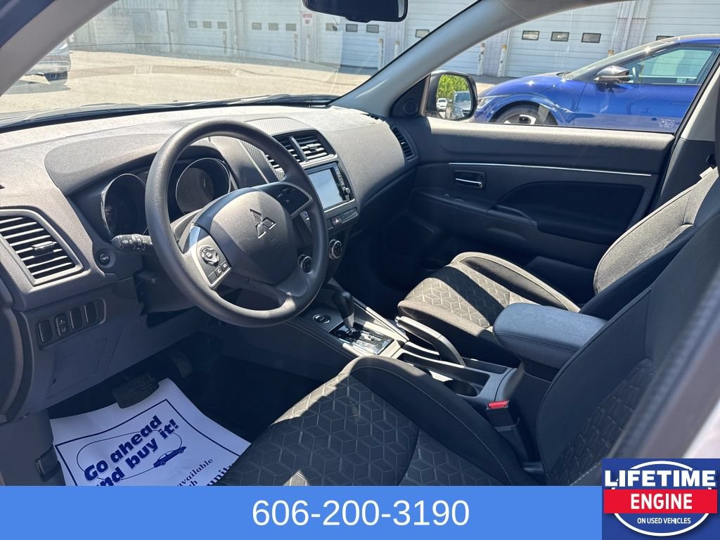 Used 2025 Mitsubishi Outlander Sport ES AWD/4WD image 19