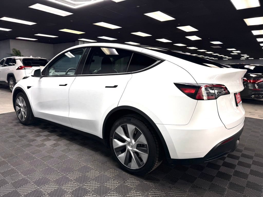 Used 2023 Tesla Model Y Long Range AWD/4WD image 11
