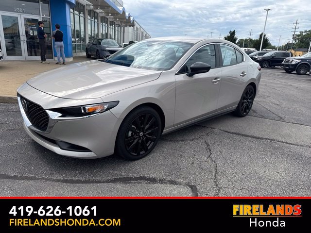Used 2025 MAZDA MAZDA3 s FWD image 2