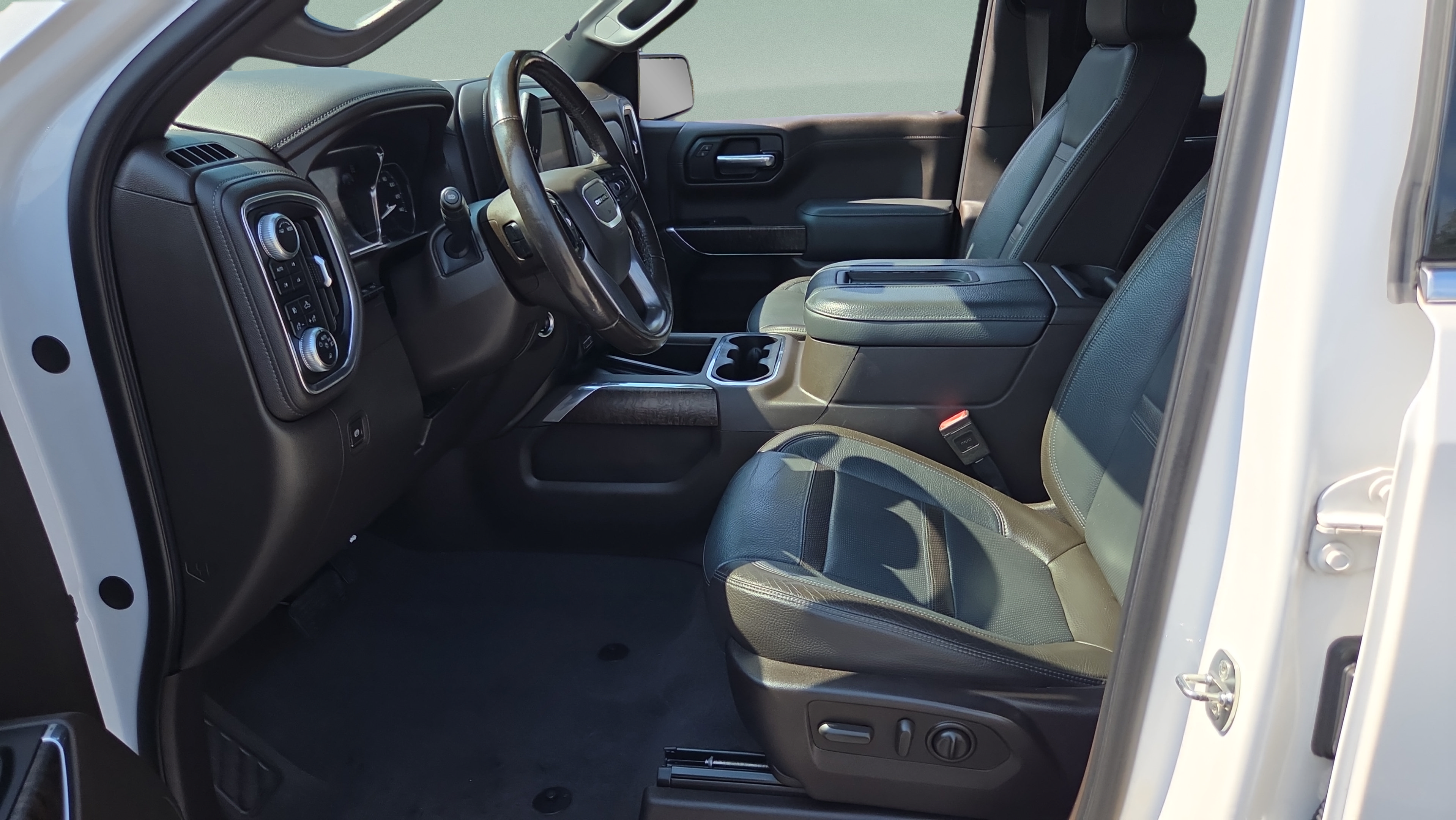 Used 2020 GMC Sierra 1500 Denali w/ Denali Ultimate Package AWD/4WD image 9
