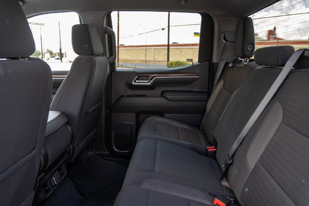 Used 2025 Chevrolet Silverado 1500 LT RWD image 16