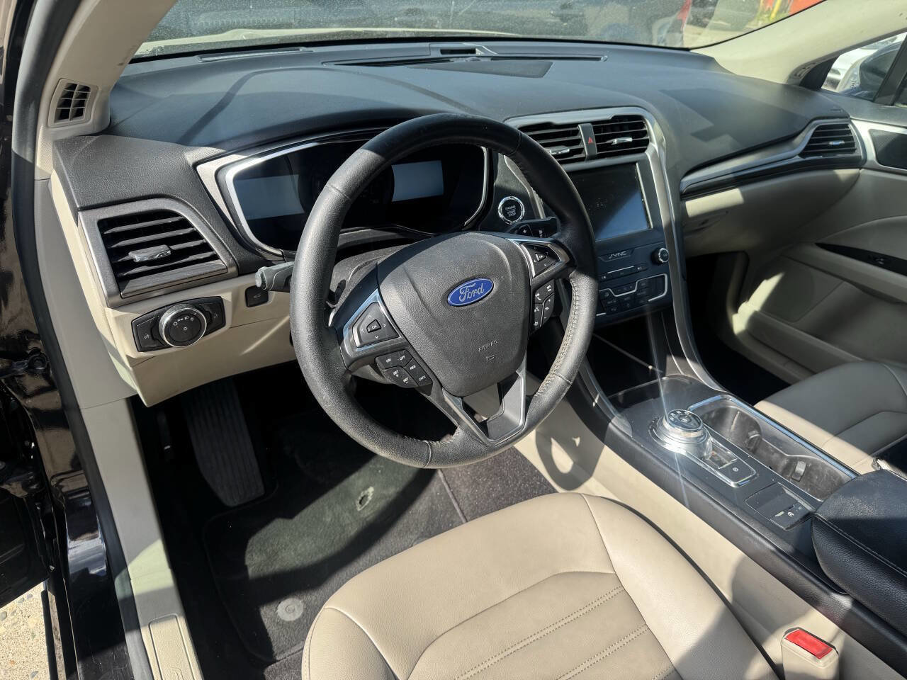 Used 2019 Ford Fusion SEL FWD image 5