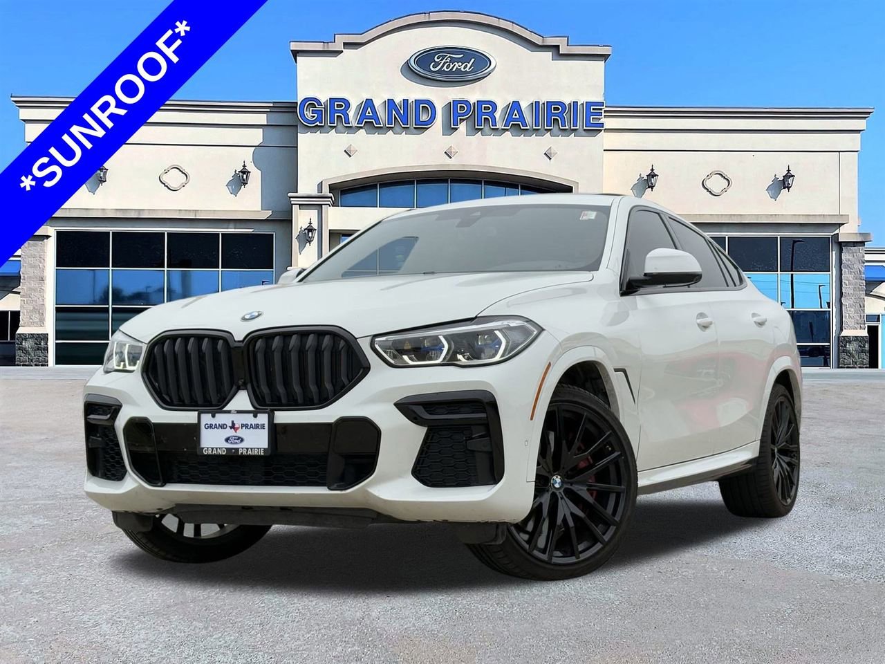 Used 2022 BMW X6 M50i w/ Executive Package image 1