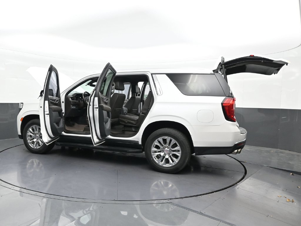 Used 2021 GMC Yukon Denali w/ Advanced Technology Package AWD/4WD image 34