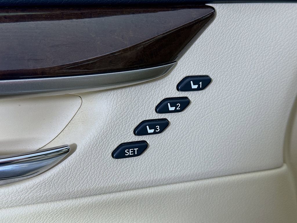 Used 2015 Lexus ES 350 w/ Luxury Package image 21