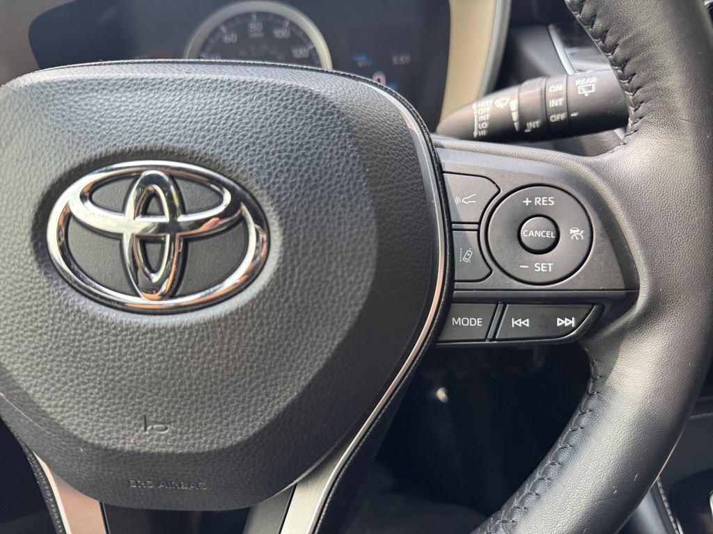 Used 2020 Toyota Corolla SE FWD image 29