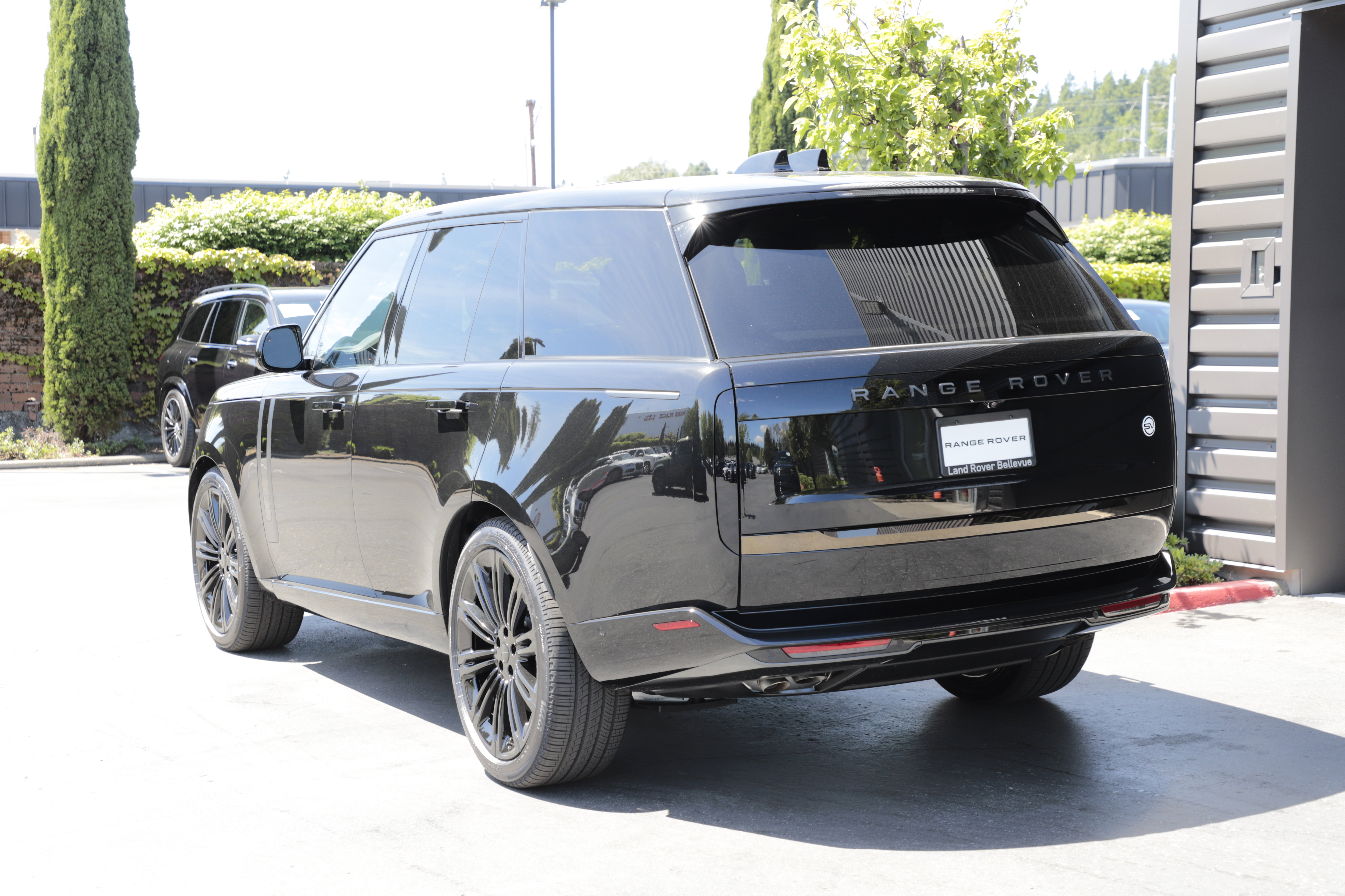 New 2026 Land Rover Range Rover SV AWD/4WD image 6