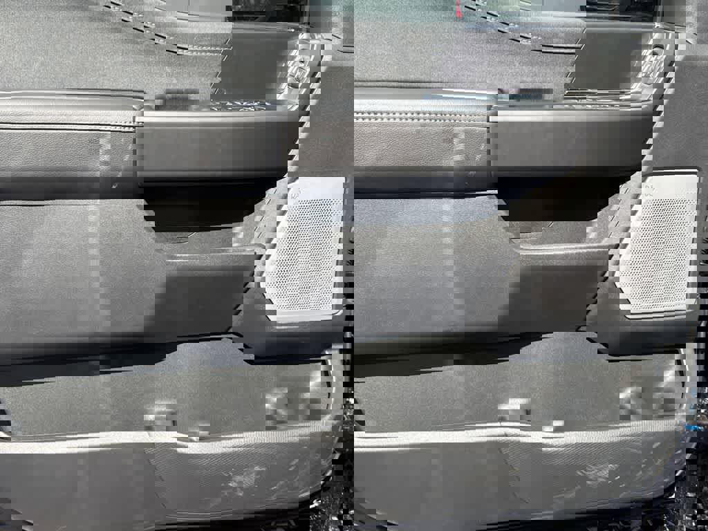 New 2025 Ford F150 Lariat w/ Equipment Group 502A High image 11