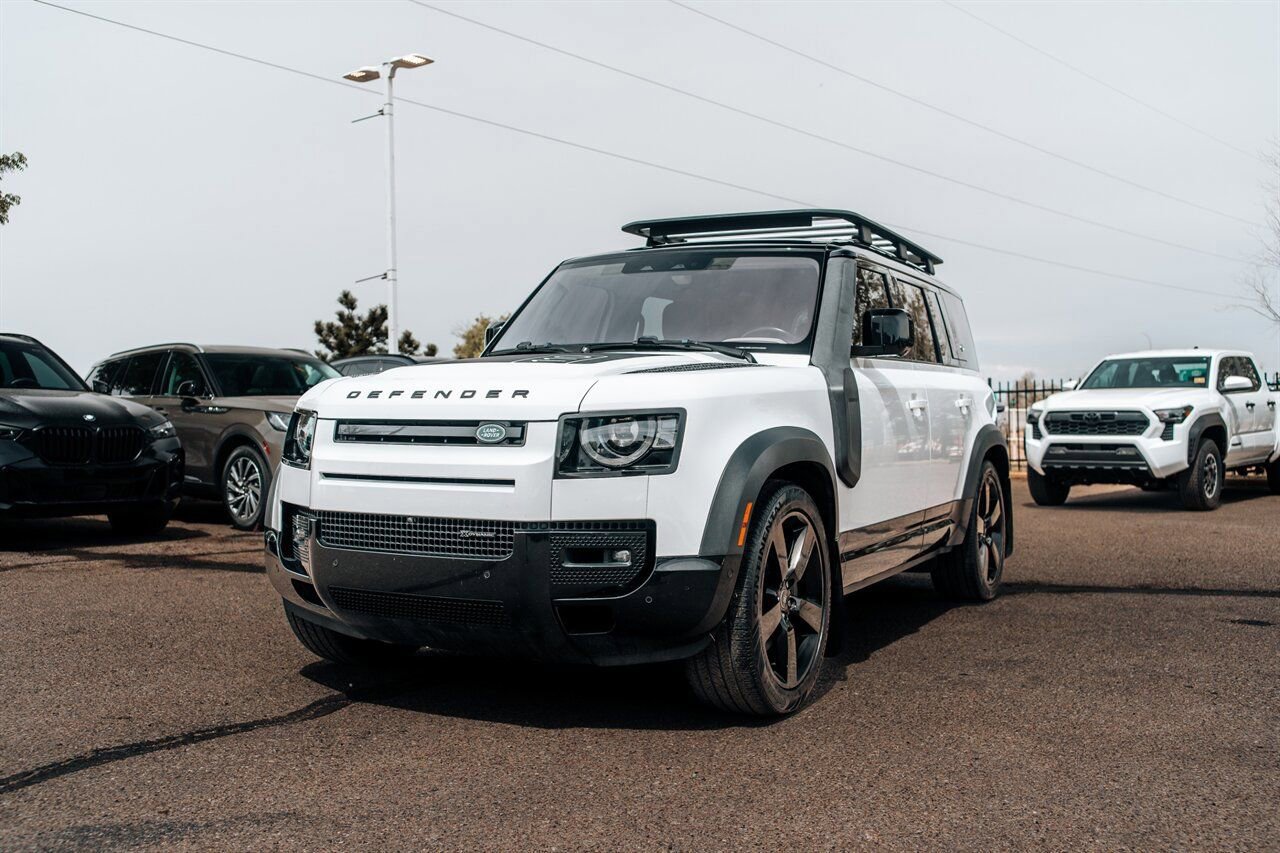 Used 2022 Land Rover Defender 110 X-Dynamic HSE image 3