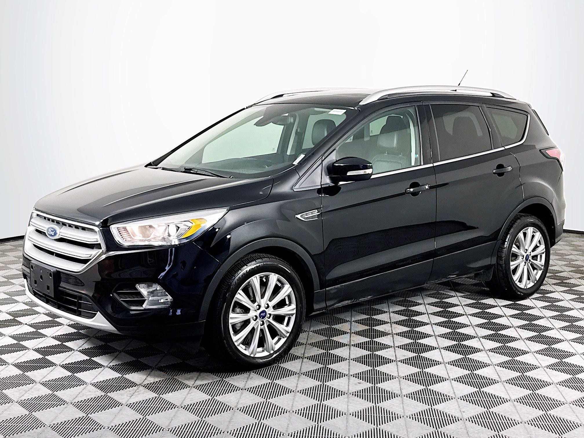 Used 2017 Ford Escape Titanium FWD image 4