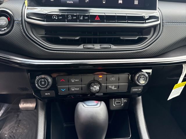 New 2026 Jeep Compass Latitude image 21