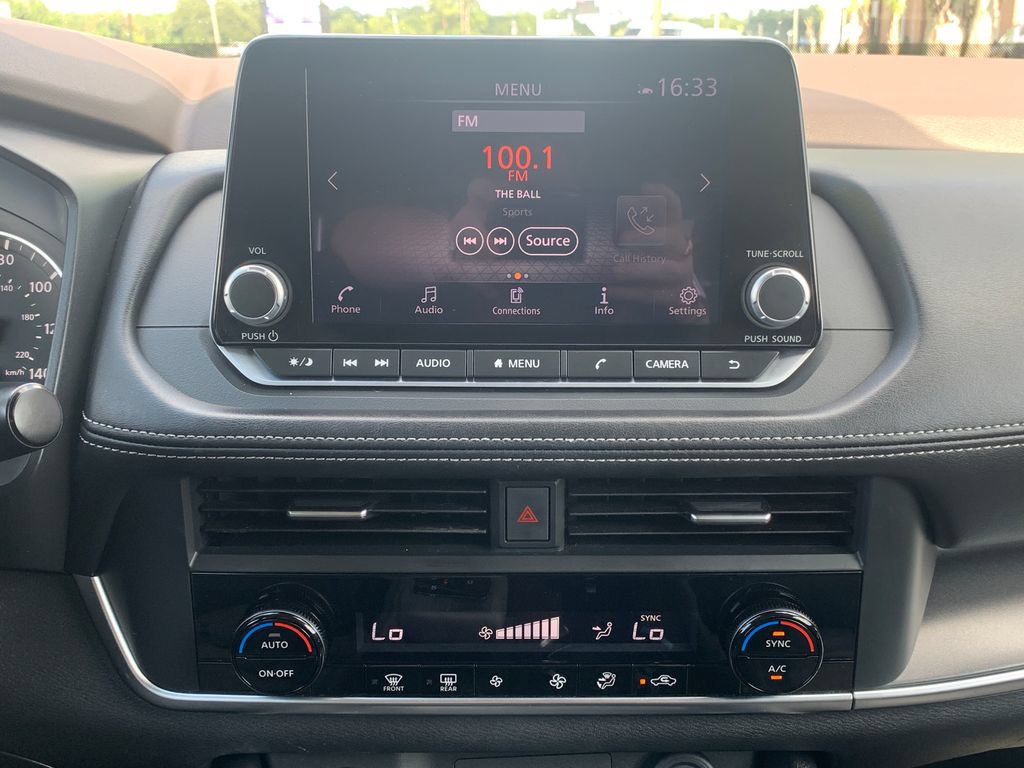Used 2023 Nissan Rogue SV AWD/4WD image 15