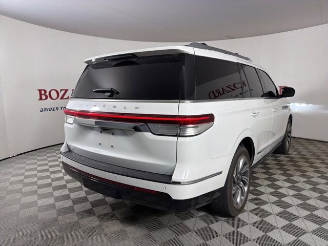 Used 2023 Lincoln Navigator Reserve AWD/4WD image 8