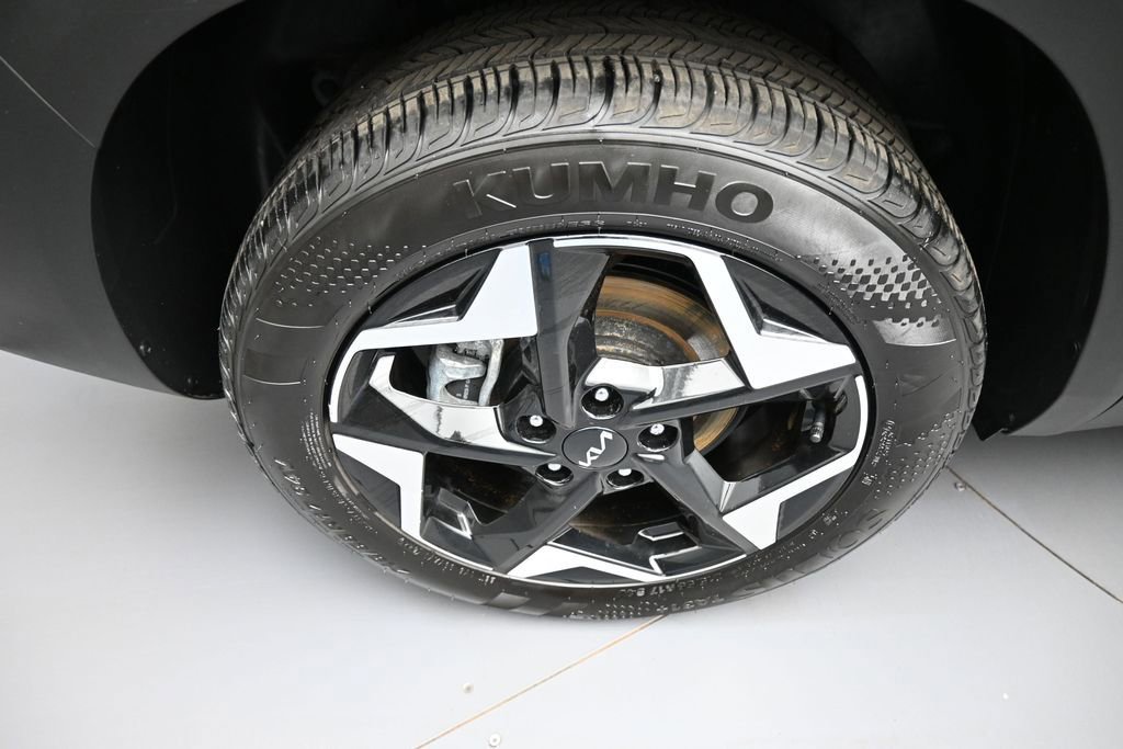 Used 2025 Kia Seltos S AWD/4WD image 12
