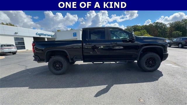Certified 2024 Chevrolet Silverado 2500 ZR2 w/ LPO, Dark Essentials Package image 10