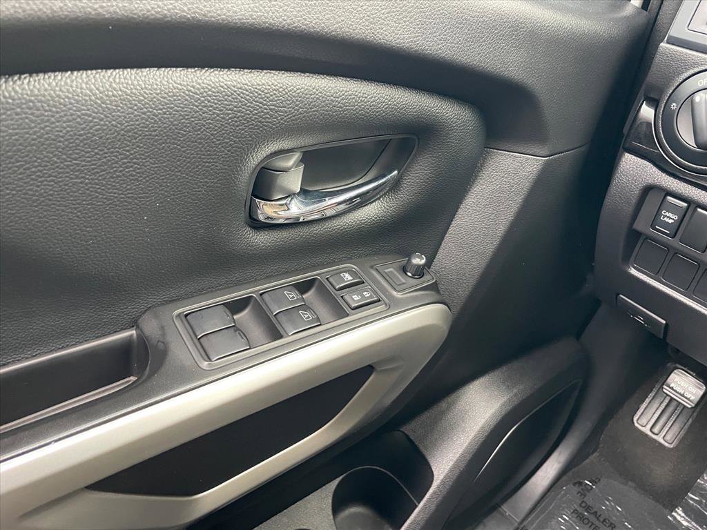 Used 2024 Nissan Titan SV image 19