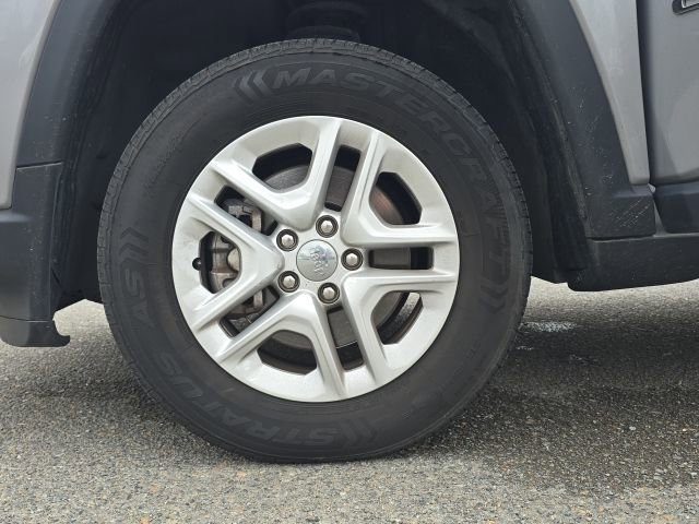 Used 2017 Jeep Compass Sport w/ Cold Weather Group image 25