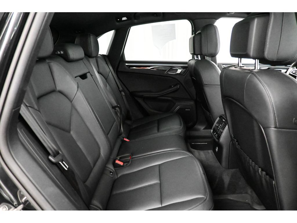 Used 2024 Porsche Macan AWD/4WD image 20