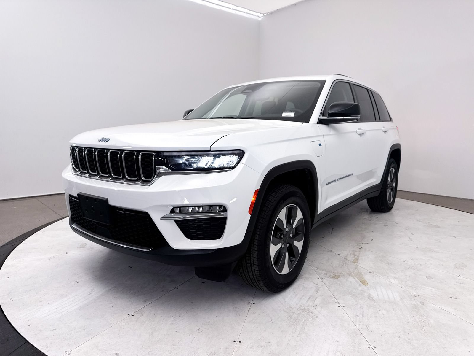 Used 2023 Jeep Grand Cherokee 4WD 4xe image 17