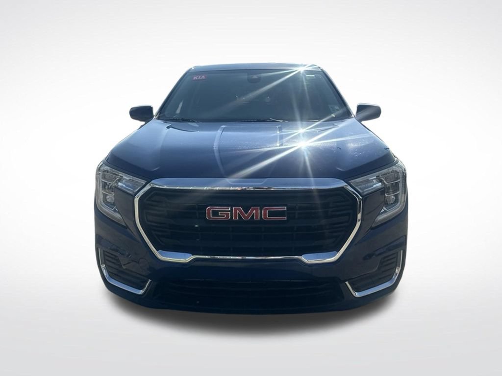 Used 2022 GMC Terrain SLE w/ LPO, Floor Liner Package FWD image 5