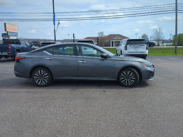Used 2024 Nissan Altima 2.5 SV FWD image 5