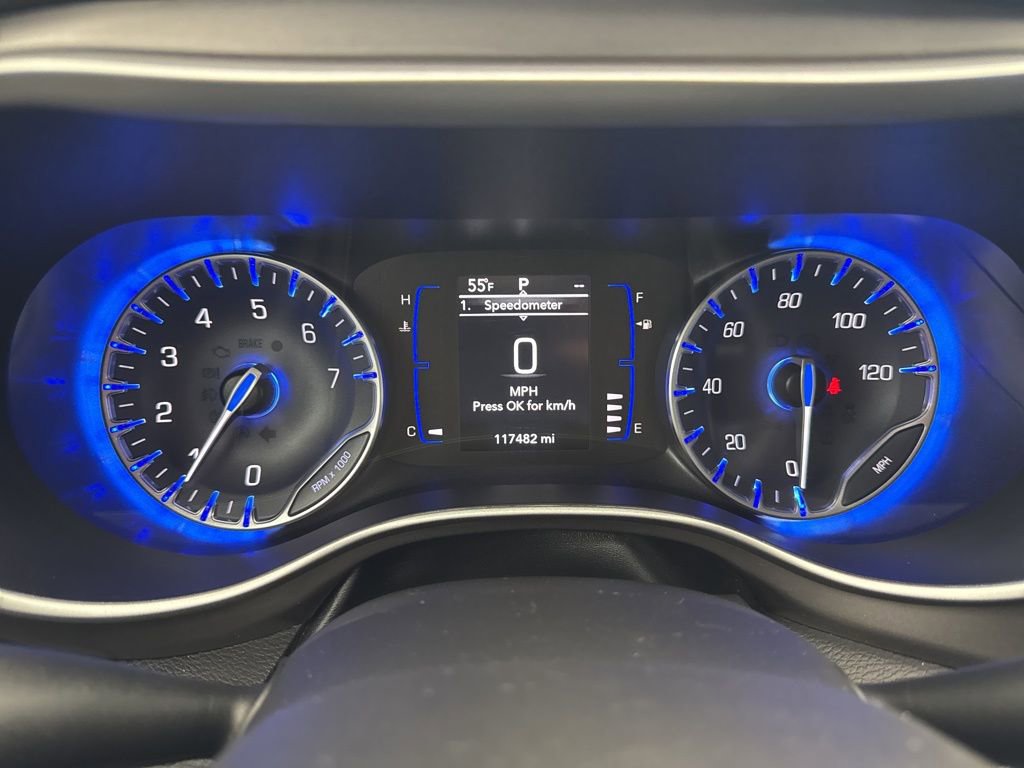 Used 2020 Chrysler Pacifica Touring image 17