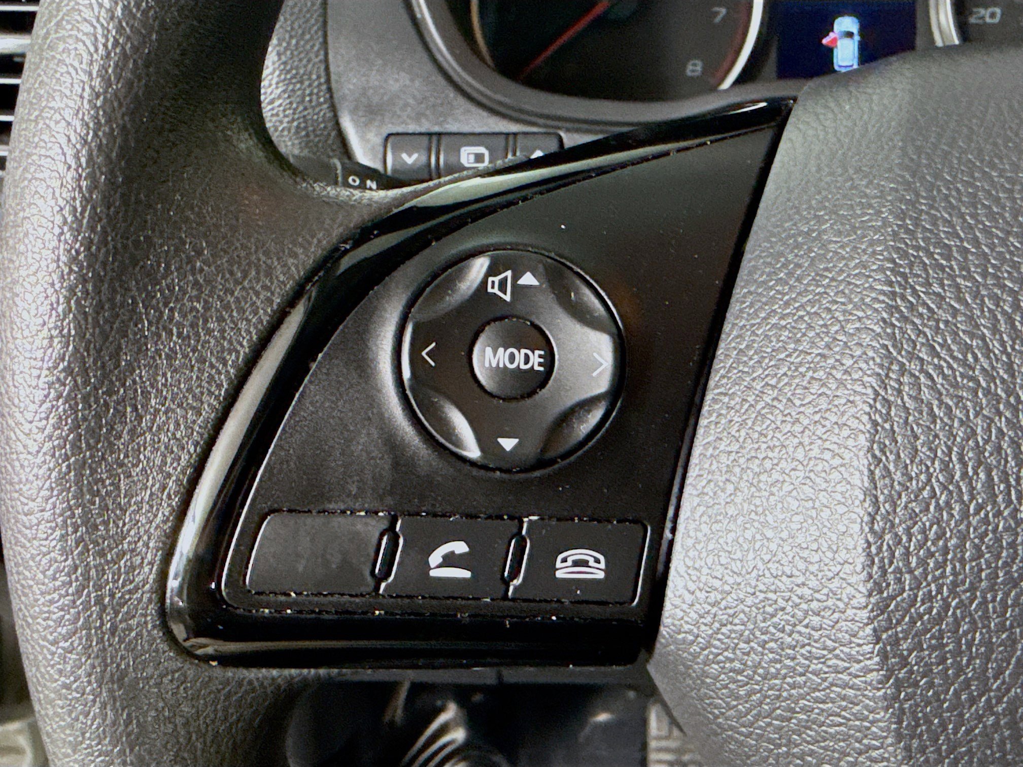 Used 2025 Mitsubishi Eclipse Cross ES image 14