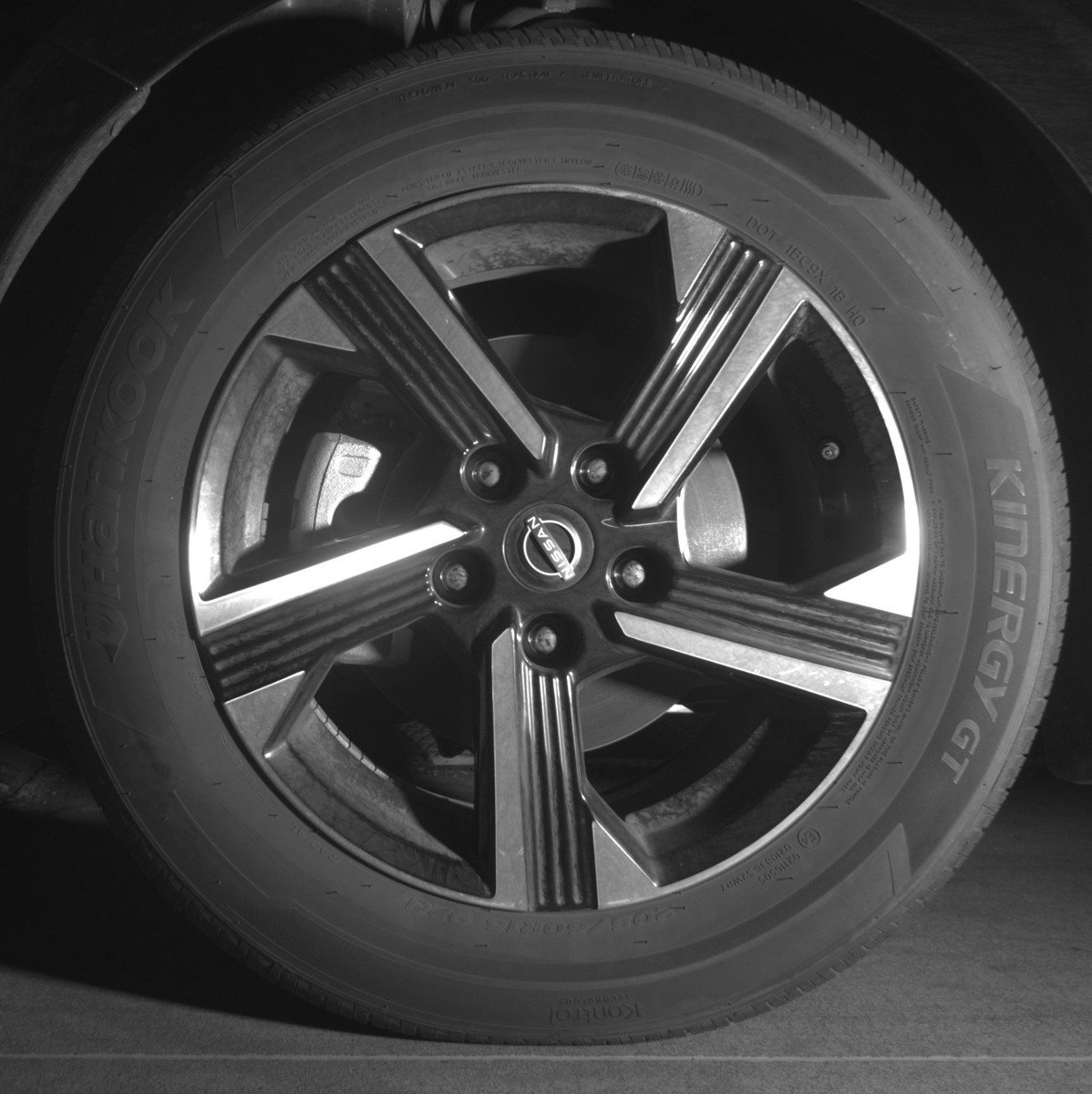Used 2025 Nissan Sentra SV FWD image 12