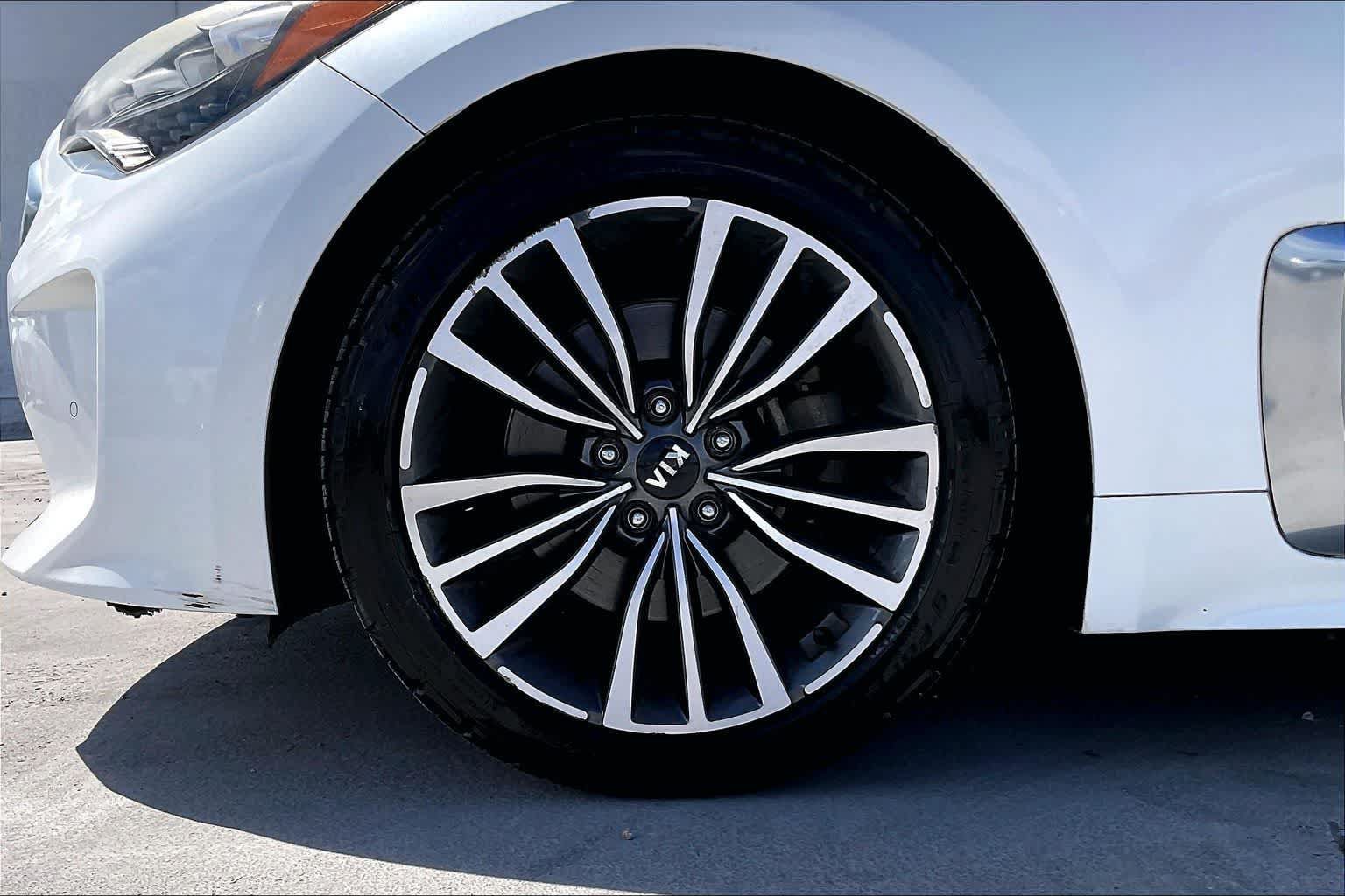 Used 2018 Kia Stinger Premium RWD image 8