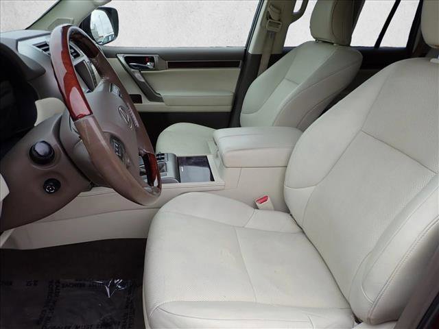 Used 2016 Lexus GX 460 w/ Premium Package image 11