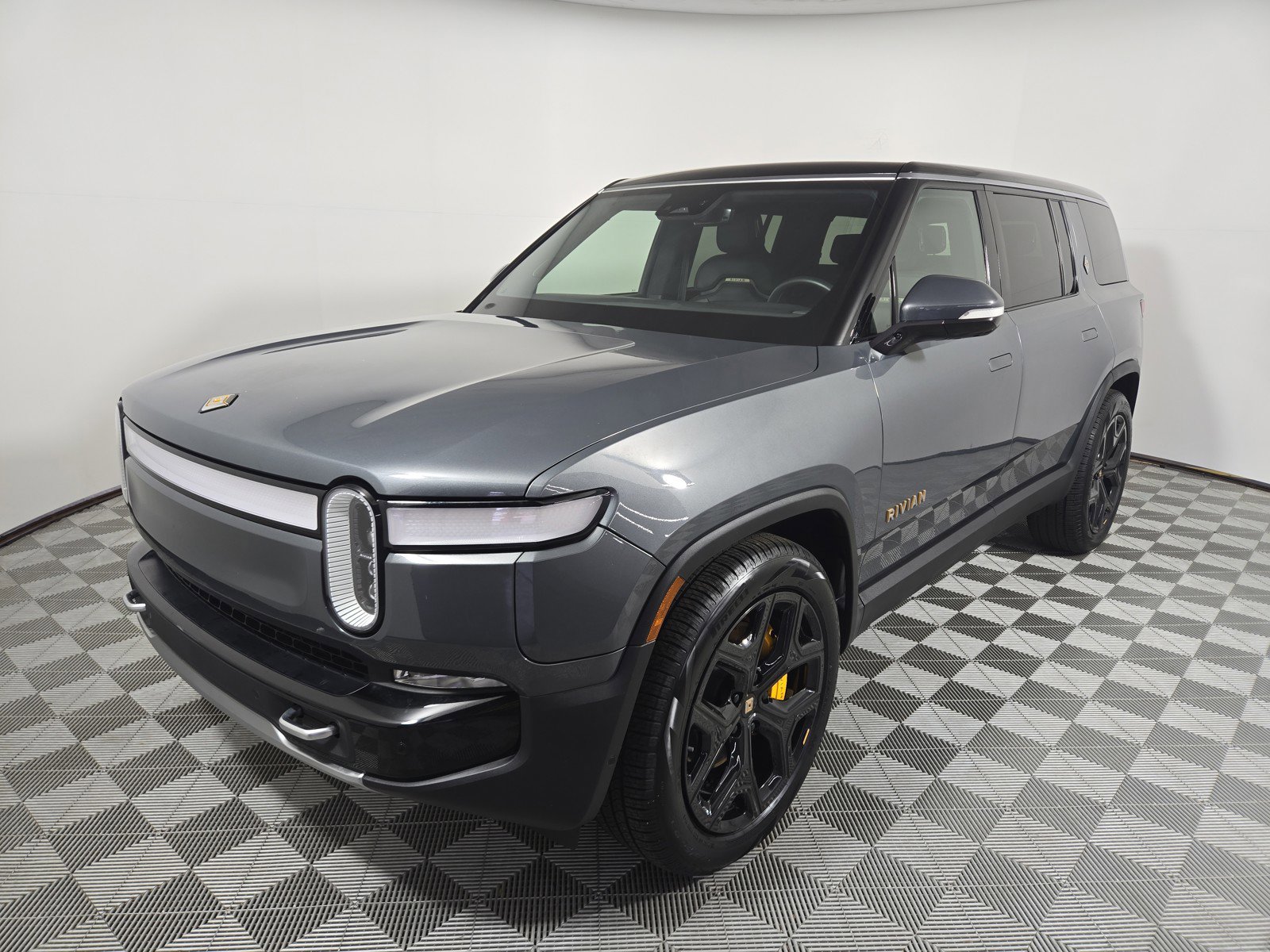 Used 2022 Rivian R1S Launch Edition
