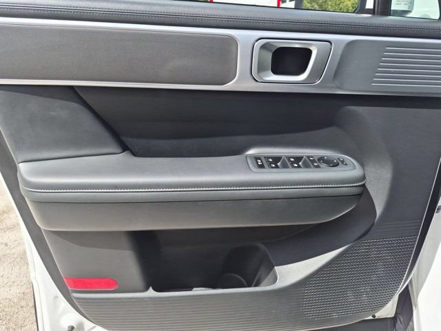 Used 2025 Hyundai Santa Fe SEL FWD image 10