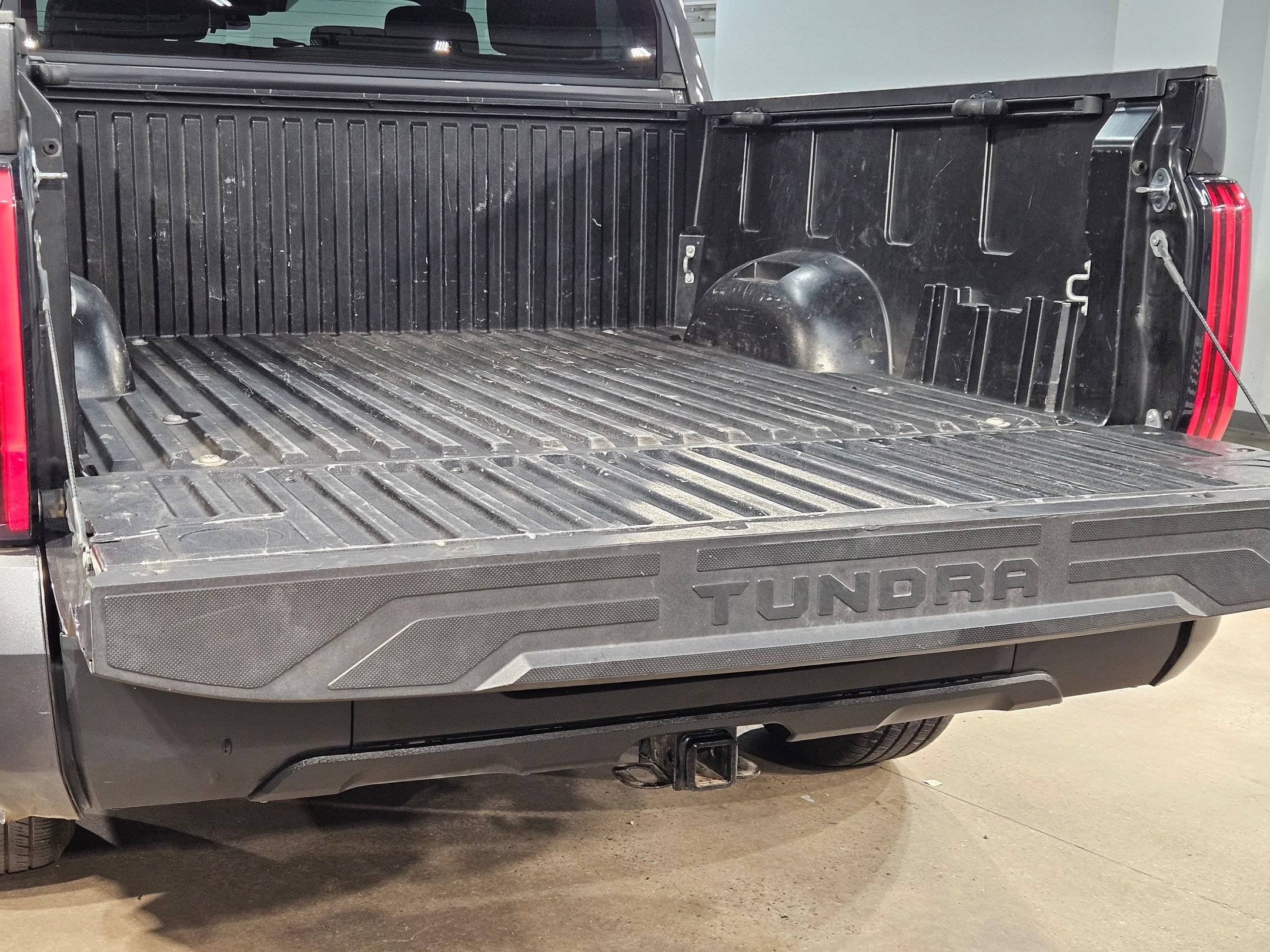 Used 2025 Toyota Tundra SR5 AWD/4WD image 18