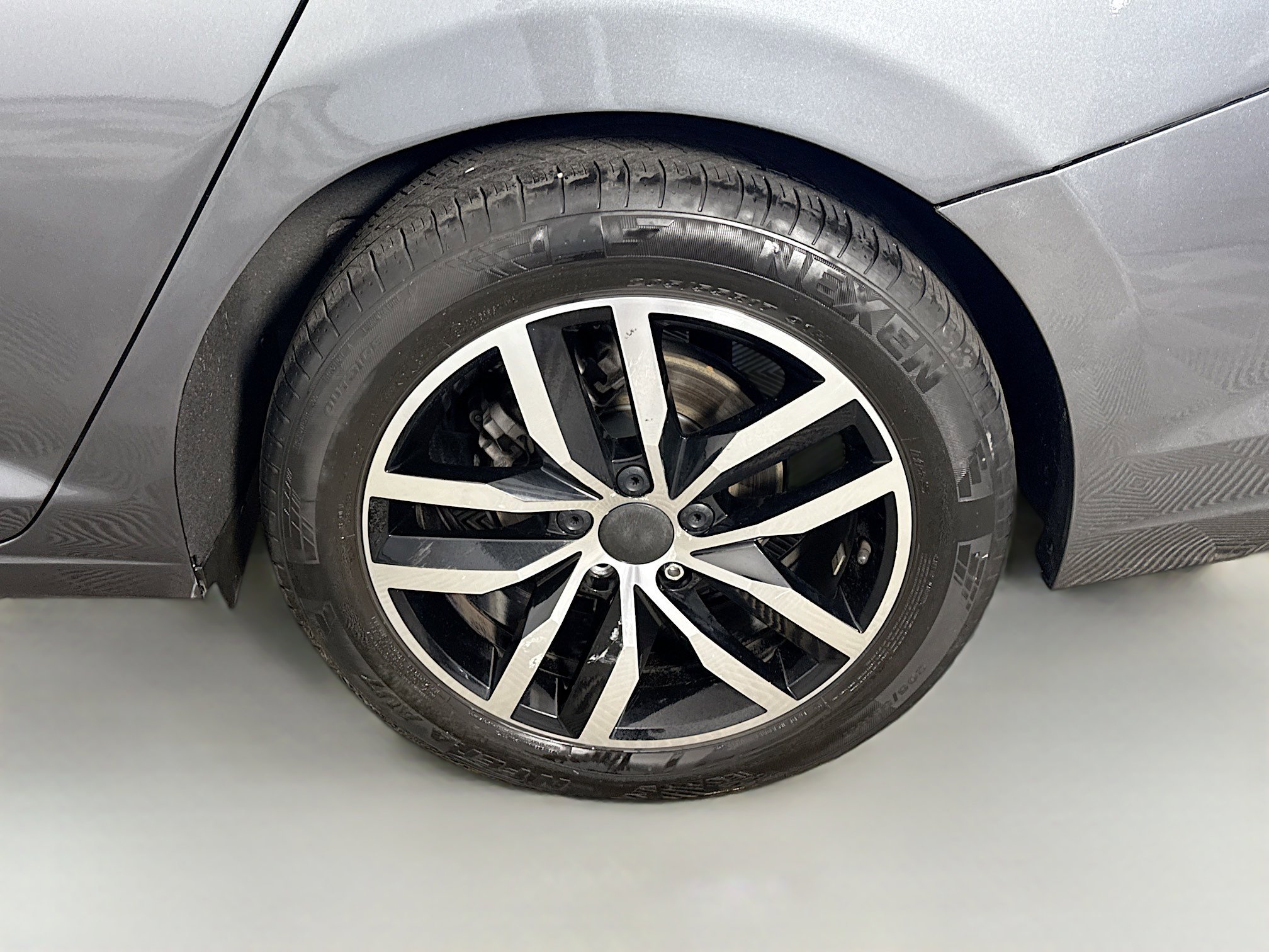 Used 2025 Volkswagen Jetta SE FWD image 37
