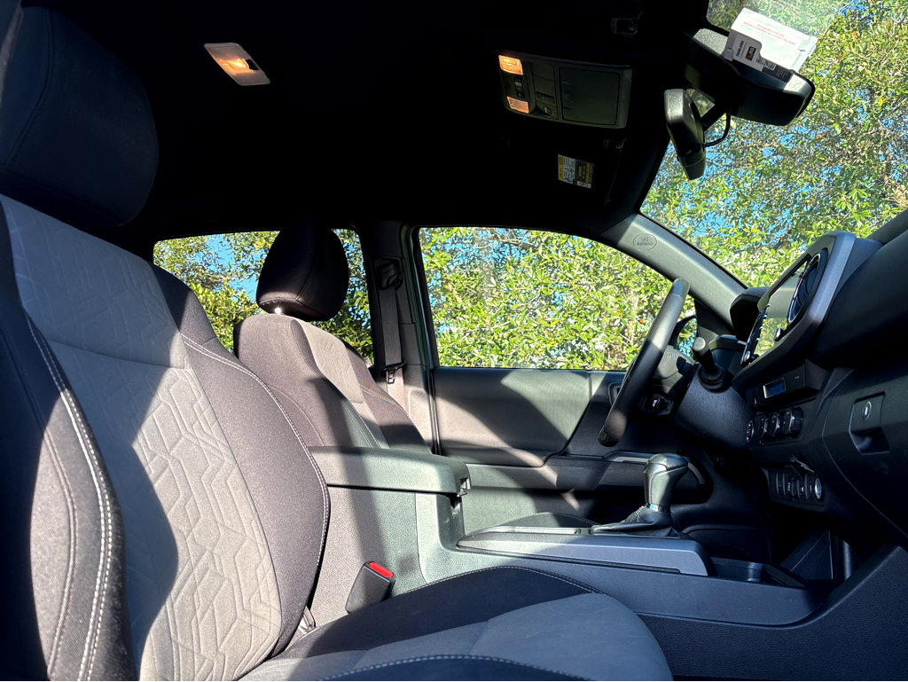 Used 2023 Toyota Tacoma TRD Off-Road image 9