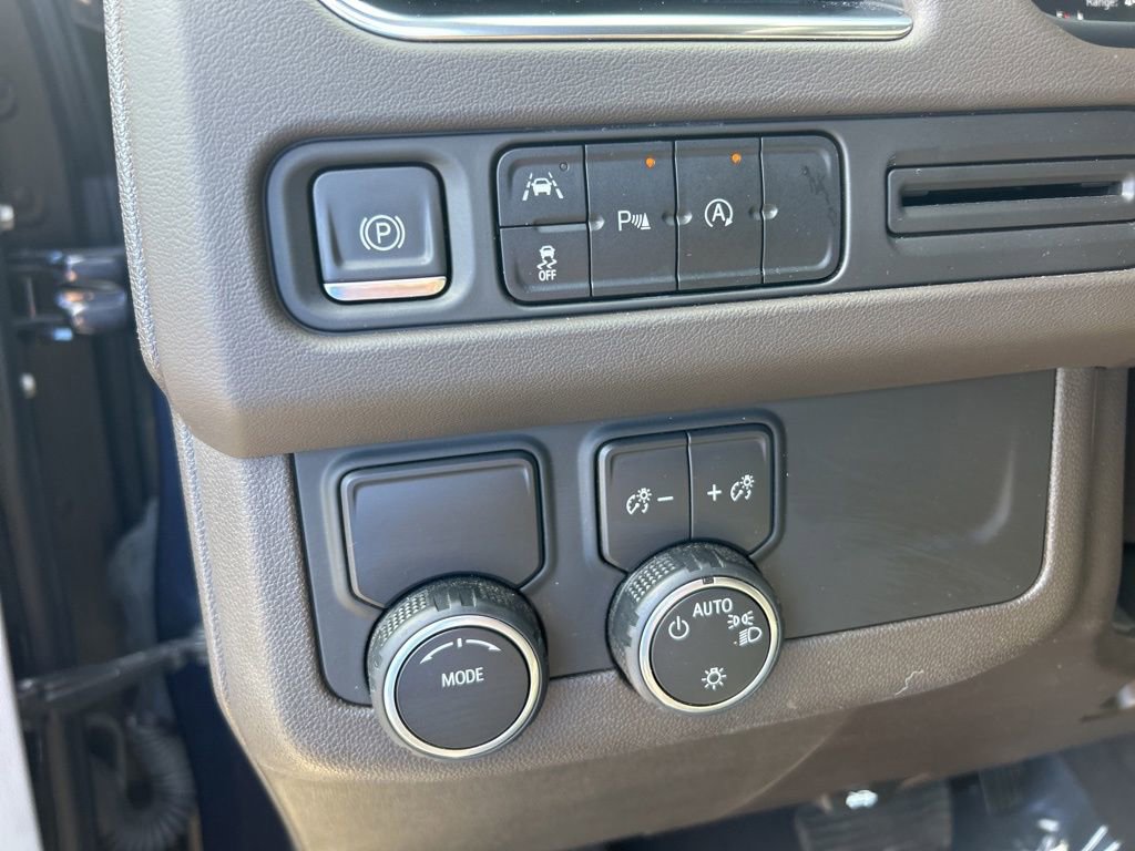 Used 2023 Chevrolet Tahoe LT image 38