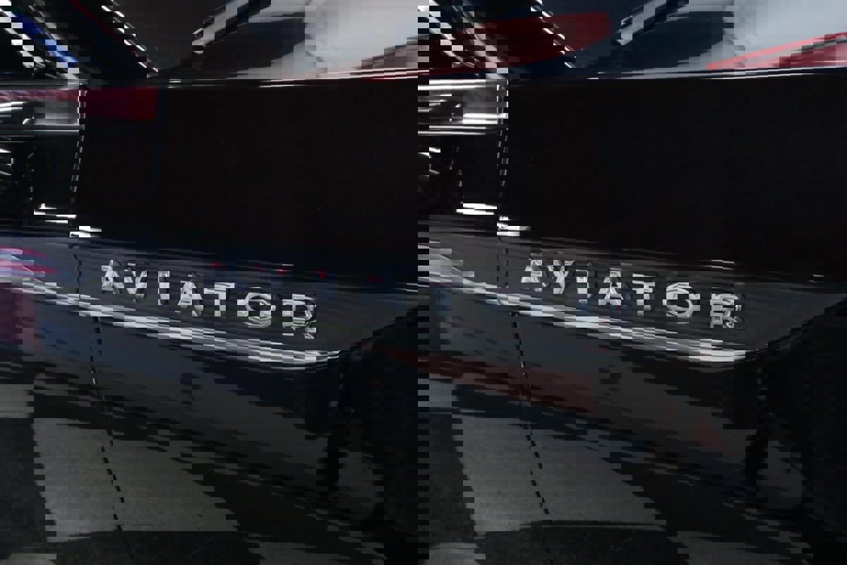 Used 2022 Lincoln Aviator Reserve w/ Equipment Group 201A image 45