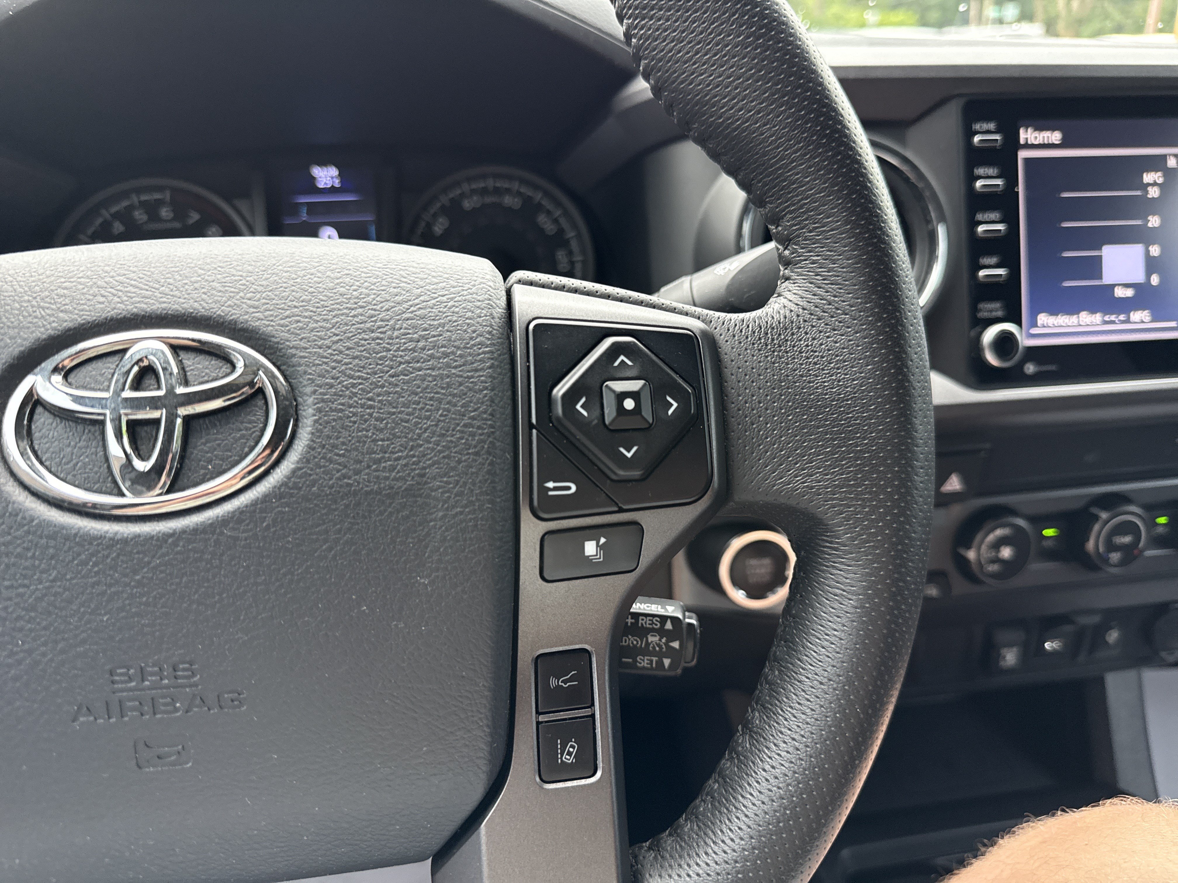 Used 2020 Toyota Tacoma TRD Sport AWD/4WD image 19