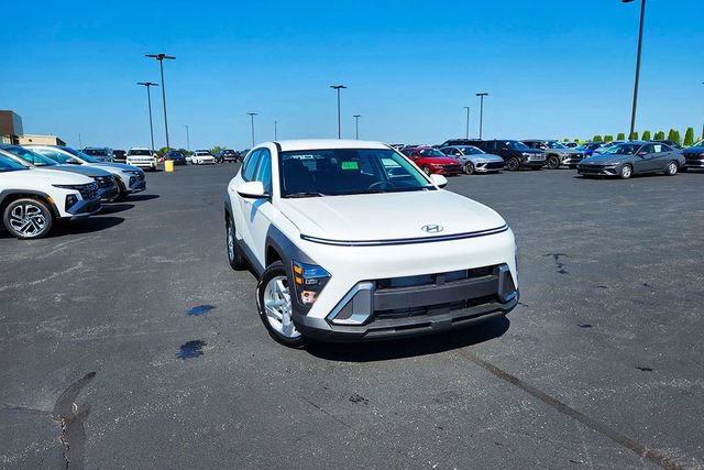 New 2027 Hyundai Kona SE FWD image 1
