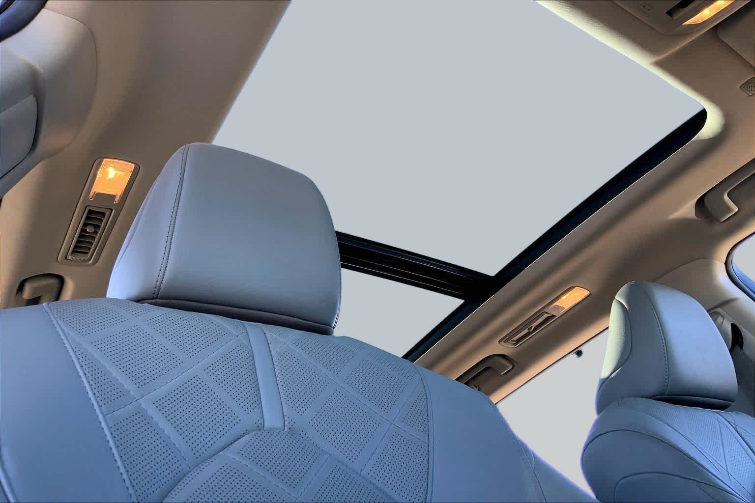 Used 2020 Toyota Highlander Platinum AWD/4WD image 32