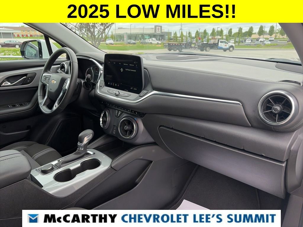 Used 2025 Chevrolet Blazer LT FWD image 27