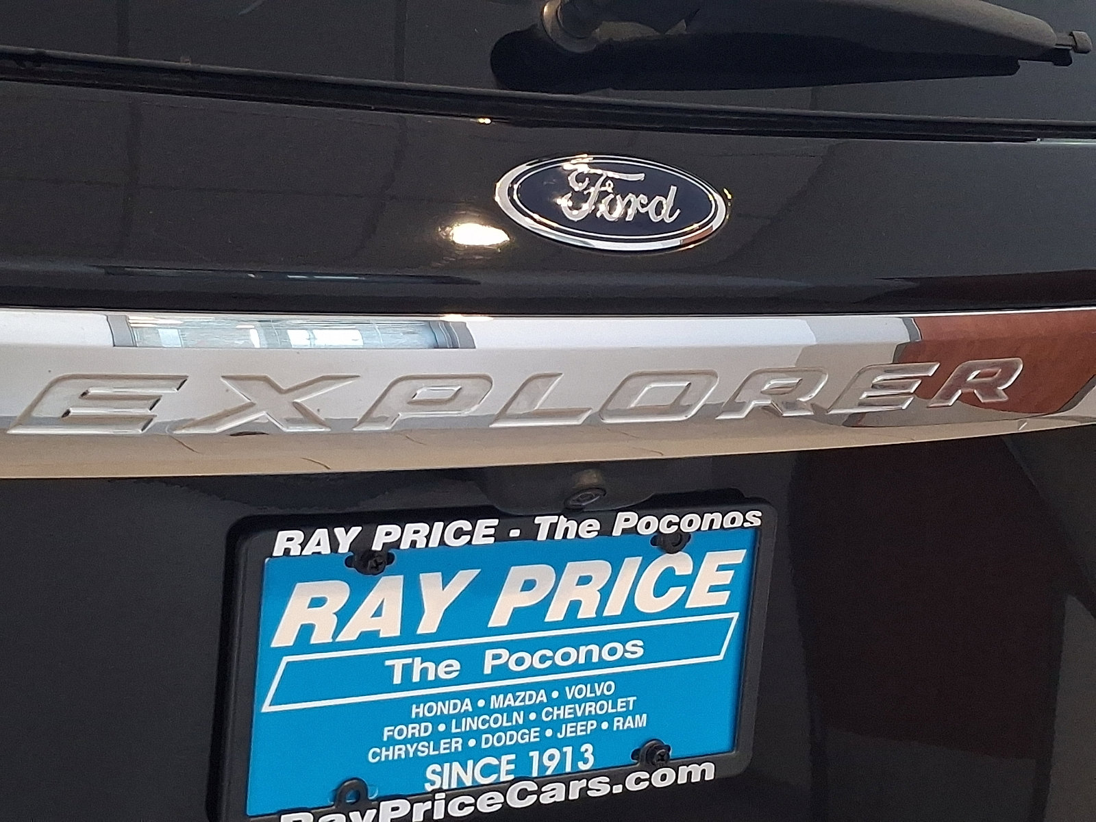 Certified 2022 Ford Explorer XLT w/ Equipment Group 202A AWD/4WD image 31