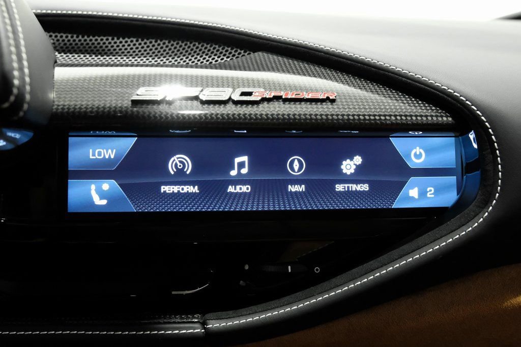 Used 2022 Ferrari SF90 Spider image 21