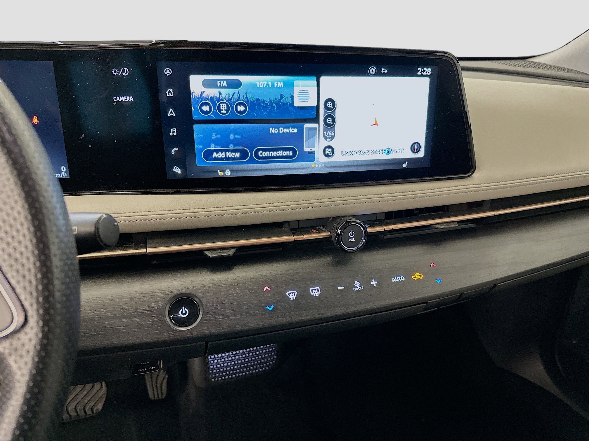 Used 2023 Nissan Ariya AWD image 26